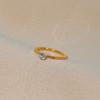 Anillo de Diamante de Seis Garras de Acero de Titanio para Mujer Sin Color Simple Lujo Ligero Anillo de Compromiso de Diamante Desnudo Anillo para Dedo Índice y Dedo Meñique con Personalidad Extremadamente Fina