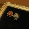 Chapado de Cobre Antiguo Occidental Medio 18 Oro Vintage Viejo Combinado con Flor de Diamante Pequeño Diseño de Piedra Natural Roja