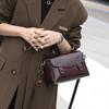 Bolso de Mano de Piel de Vaca de Primera Capa Modelo Nuevo 2026, Bolso de Cuero Genuino Retro a la Moda para Mujer, Bolso de Hombro Moderno, Bolso Cuadrado Pequeño, Mayoreo