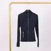 Jaqueta LULU DF com gola alta, zíperes duplos dourados e logo, em estoque para entrega imediata, adequada para esportes, fitness e moda
