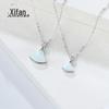 Colar Saia Pequena em Prata de Lei S925 Corrente para Clavícula Feminina Pingente Exquisito de Opala Colorida em Formato de Leque Moda Joia de Prata Versátil