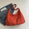 Bolso de hombro estilo japonés elegante de color sólido, nuevo bolso de mano estilo coreano de invierno 2024, estilo retro informal, para axilas.