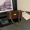Bolsa de ombro pequena acolchoada em losangos com corrente, nicho pequeno, luxo leve, feminina, 2026, moda casual, nova, versátil, sensação de alta qualidade, bolsa de mão, bolsa transversal