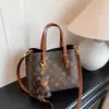 Bolso Tote de Gran Capacidad, Moderno, Versátil, Lujo Ligero, Estampado Retro para Mujer, Nuevo 2026, Bolso de Hombro de Alta Calidad para Viajes Diarios