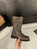 Primeiro Encontro Temporada Salto Grosso Preto Estilo Britânico Botas de Cavaleiro de Cano Médio Botas Femininas 2026 Outono Estilo de Rua de Garota Popular Botas Plataforma