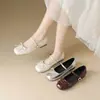 Sapatos Mary Jane Franceses Sapatos Femininos de Solteiro 2026 Outono Novo Estilo Laço Moda Boca Rasa Fundo Plano Leve Pequenos Sapatos de Couro