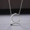 Nuevo Collar Elegante de Luna Creciente 2025 para Mujer, Cadena de Clavícula de Moda Simple y Versátil con Micro-Adornos, Estilo Luna Blanca Atmosférica