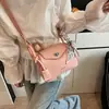 Bolsa de Axila de Nicho de Luxo para Mulheres 2026 Nova Moda Primavera/Verão Padrão Lichia Versátil Crossbody para o Dia a Dia Bolsa Almofada
