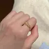 Anillo Irregular Plegado Exquisito y Versátil para Mujer, Apertura que No se Desvanece, Anillo de Dedo Índice de Lujo Accesible Ajustable Estilo Simple Nuevo