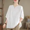 2026 Nueva Camiseta de Algodón Lino Bordada Cuello en V Talla Grande Manga Corta para Mujer Ropa de Madre Verano Nuevo Top de Seda Lino para Mujer