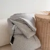 Colcha de punto estilo INS con diseño de nube de dibujos animados para primavera y otoño, colcha de invierno suave y cálida con borde enrollado, lavable a máquina, adecuada para uso en dormitorio