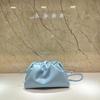 Diseño de Nicho Bolso de Cuero Genuino para Mujer Hombro Cruzado Bolso Dumpling Bolso de Mano Bolso Nube de Piel de Vaca Bolso Pequeño Plisado para Axila