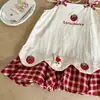 Vestido con Peto Dulce Bordado de Fresas para Niñas, Nuevo Estilo, con Puntadas a Cuadros Rojos y Blancos y Lazo, Lindo Vestido de Verano