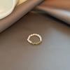 Anillo de perla de agua dulce barroca de estilo frío para mujer, estilo francés, retro, combinable, dulce y sencillo.