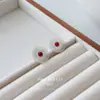 Brincos de Girassol Novos Estilo Chinês com Pino de Prata 925, Brincos de Tarraxa Pequena Flor Ágata Vermelha com Design de Nicho Levemente Luxuoso, Acessórios Simples para Orelha