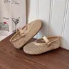 Sandalias Huecas para Niñas 2026 Verano Nuevos Zapatos de Princesa de Malla Transpirable para Niños Versátiles Zapatos Pequeños de Cuero para Niñas Versión Coreana