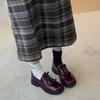 Versión de Piel de Vaca ~ Versátiles de Un Solo Paso Estilo Británico Zapatos Pequeños de Cuero Negros para Mujer Primavera 2025 Nuevos Zapatos de Tacón Grueso y Suela Gruesa