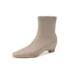 Botas Curtas Elegantes da Moda Marrons de 1cm Temperamento Elegante Outono/Inverno 2026 Bico Quadrado Salto Baixo Calce Fácil Elástico Botas Afuniladoras