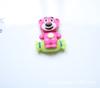 Serie Oso Fresa de Dibujos Animados Accesorios de Resina diy Accesorios para Carcasa de Teléfono Caja de Almacenamiento Pegatinas para Refrigerador Accesorios para el Cabello Venta al por Mayor