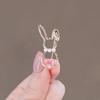Broche de hebilla antideslumbrante para mujer, sentido de alta gama, nicho de alta gama, pin de ramillete de alta gama, pequeños accesorios de incienso, lindo dibujo animado al por mayor