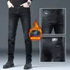 Jeans masculino de alta qualidade, forrado com fleece e espessado, novo modelo outono e inverno 2026, calça longa justa reta, elástica, lavada
