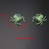 Accesorios de Halloween Arañas Pequeñas que Brillan en la Oscuridad Arañas de Plástico de Simulación Adornos Casa Embrujada Sala de Escape Broma Escenas de Terror