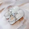 Sandalias de Verano para Niña Estilo Princesa Pedrería Trabajo Pesado Completamente Diamantadas Caladas Zapatos de Princesa Niños Medianos y Grandes Boca Baja Zapatos de Una Sola Tira Fuera
