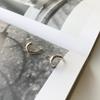 Pendientes Kassett de estilo coreano en plata S925, con diseño de tendencia de moda, curvas y con hebillas que fluyen con el agua, para mujer.