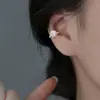 Pendientes de Clip Redondos Blancos de Circonita Redondos Geométricos de Diamante Pendientes sin Perforar Estilo Simple Brillante Un Solo Diamante Ear Cuff para Mujer Moda