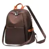Mochila de Gama Alta de Nicho para Mujer 2026 Estilo Nuevo Ligera para Viajes Tela de Nylon de Alto Valor Mochila Versátil con Estilo para Mujer