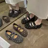 Zapatos Mary Jane nuevos de diseño simple y elegante para mujer, estilo dulce y femenino, planos de punta baja para otoño, 2026, gamuza con lunares