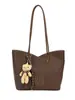 Bolsa de Ombro Casual Nicho Retrô de Grande Capacidade Feminina Nova Moda Outono 2025 e Bolsa Tote Prática para o Dia a Dia