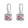Brincos de luxo femininos em promoção imperdível no TikTok Live: brincos quadrados de um quilate, estilo moderno e sofisticado, perfeitos para qualquer ocasião.