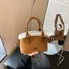 Bolsa de balde retrô de grande capacidade transfronteiriça para mulheres, nova coleção outono/inverno 2025, bolsa de ombro de pelúcia para o dia a dia, bolsa tote de alta qualidade