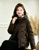 2026 Invierno Nueva Elegante Versátil Chaqueta de Algodón con Capucha Abrigo de Algodón Chaqueta de Algodón Simple Cálida Holgada Moda Chaqueta de Algodón para Mujer