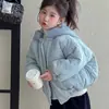 Jaqueta fina de algodão para meninas, casaco de algodão de inverno, novo estilo 2026 roupas de algodão infantis, casaco de algodão de inverno espessado para bebês meninas