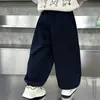 Pantalones de Felpa para Niños Otoño e Invierno 2026 Nuevo Estilo Streetwear Niños Geniales Pantalones de Chándal Sueltos Ropa de Invierno Niños Geniales Pantalones Deportivos