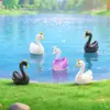 Miniatura de paisagem criativa coroa casal cisne figuras, paisagismo de jardim DIY decorativo pendurado acessórios, pequenos ornamentos