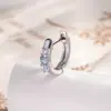Hensen Luz de Luxo Cobre Incrustado Redondo Luz Zircônia Azul Marinho Agulha Reta Piercing de Orelha Brincos Piercing de Orelha para Garota Descolada