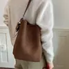Bolso Cubo Vintage de Gran Capacidad para Mujer 2026 Invierno Nuevo Tendencia Nicho Casual Bolso de Hombro Textura Tejida Bolso Tote