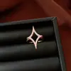 Anillo Abierto de Zirconia con Forma de Estrella Bañado en Oro Real de 18K, Estilo de Nicho de Alta Gama, Joyería Versátil Elegante y a la Moda