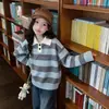 Nueva colección de otoño e invierno para niñas: suéter de cuello alto a rayas, tejido grueso y holgado, perfecto para estudiantes