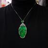 Pingente de Folha de Calcedônia Verde Natural Gelo Alto Incrustado em Prata S925 Feminino Pingente Verde Yang Galhos Dourados e Folhas de Jade Presente