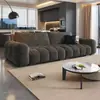 Novo modelo 2026: sofá de chenille luxuoso e minimalista para salas pequenas, apresentando uma paleta de cores creme e um design de tecido adequado para áreas de recepção