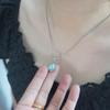 Collar con colgante de gota de agua verde oliva y azul estilo francés para mujer, diseño de nicho simple vintage, cadena de clavícula de alta calidad.
