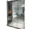 Diseño de Sala de Ducha Integrada Personalizada con Borde Tipo Pantalla, Puertas Dobles Deslizantes Ocultas y Cabina de Ducha de Vidrio