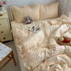Charme jovem estilo coreano~Conjunto de quatro peças em gaze de algodão puro de camada dupla, com estampa de bolinhas na cor creme, um conjunto de cama calmante 100% algodão