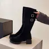 Botas Altas de Moda Tono Retro 2026 Cuerpo de Zapato Apilado Cierre de Hebilla Tacón Grueso Suela Gruesa Adecuadas para el Viaje Diario