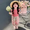 Conjunto de Calça Floral Anti-Mosquito para Meninas Coreanas 2026 Verão Novo Duas Peças Estiloso Tendência Casual Roupas Infantis Atacado