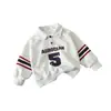 Sudadera con Capucha de Manga Larga para Niños Primavera y Otoño Nuevo Estilo 2026 Ropa de Otoño Infantil Camisa Polo Deportiva Estilo Coreano para Niños Top Fresco y Atractivo